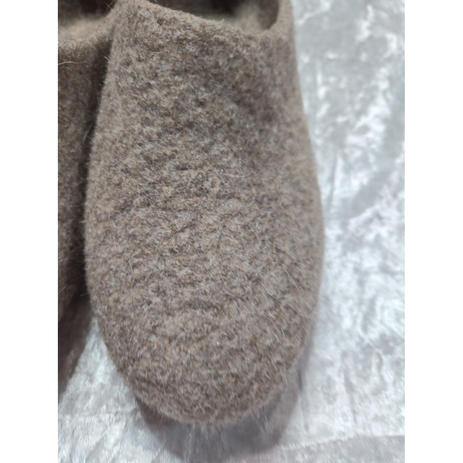 Kyrgies 100% Wool Slip-On Slippers Men's Size 9.5 / 10 — image 3 of 8